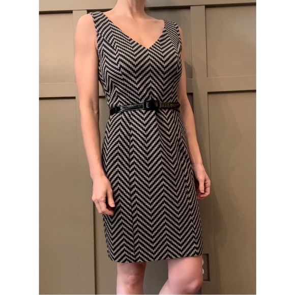 Trina Turk Chevron Striped Career Sheath Dress Viscose Wool Black & Gray Size 4 - Picture 1 of 12